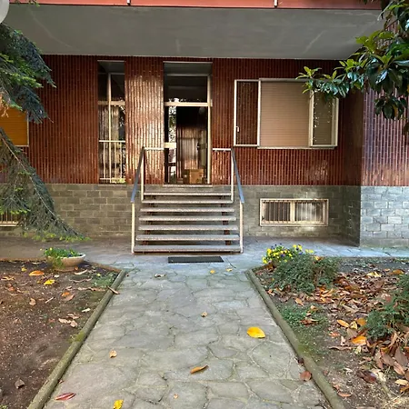 Milan San Raphael 140 Mq 아파트 세그라테