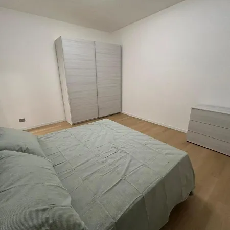 Milan San Raphael 140 Mq 아파트 *
